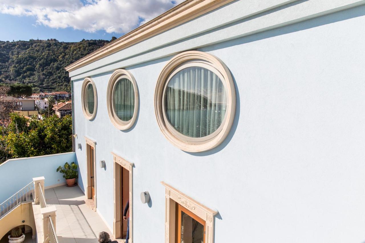B&B Acireale - Il Cavalluccio Marino Fronte Mare Exterior foto