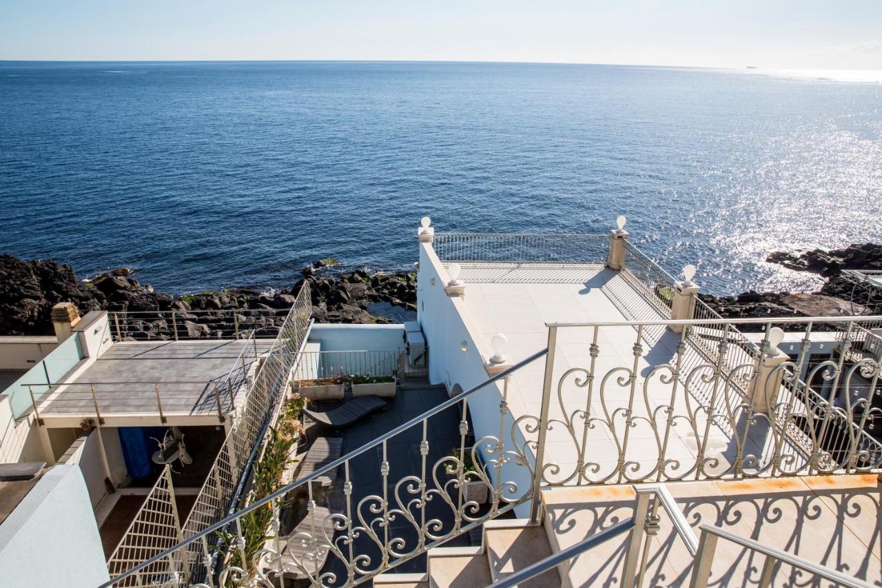 B&B Acireale - Il Cavalluccio Marino Fronte Mare Exterior foto