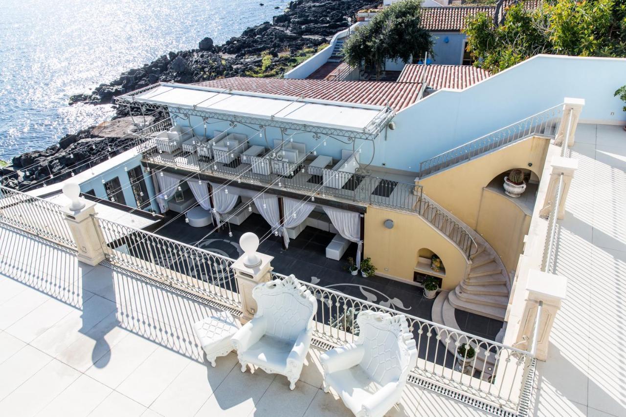 B&B Acireale - Il Cavalluccio Marino Fronte Mare Exterior foto